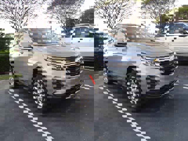 Used 2024 Chevrolet Equinox LT image 3