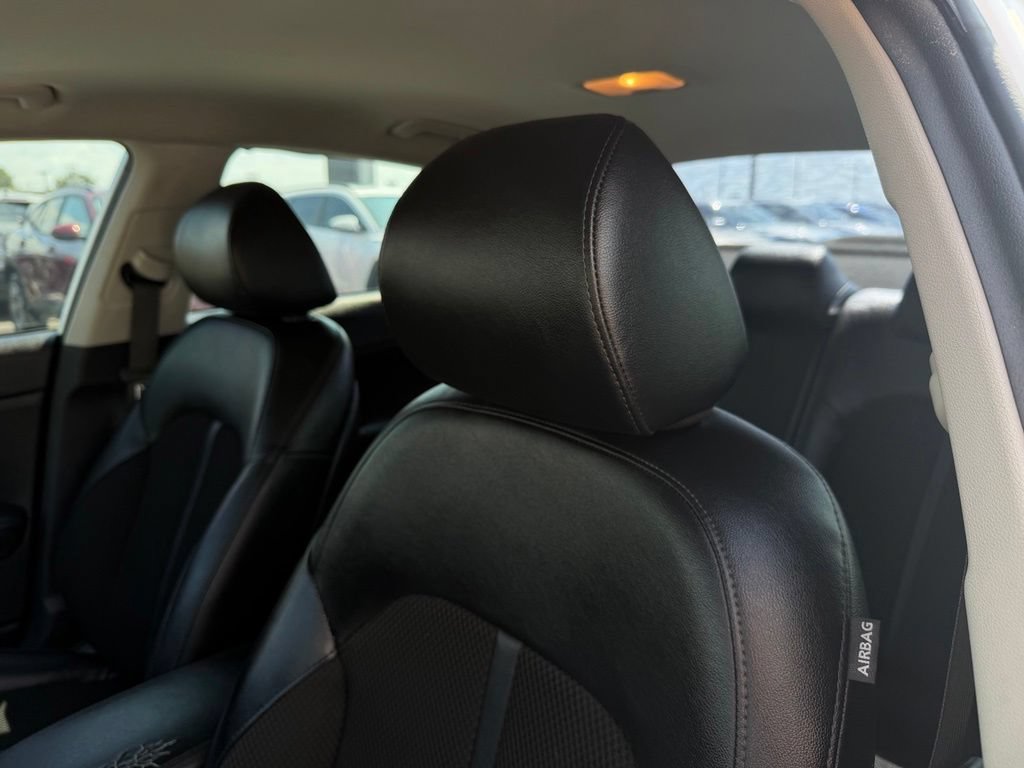 Used 2020 Kia Optima S FWD image 12