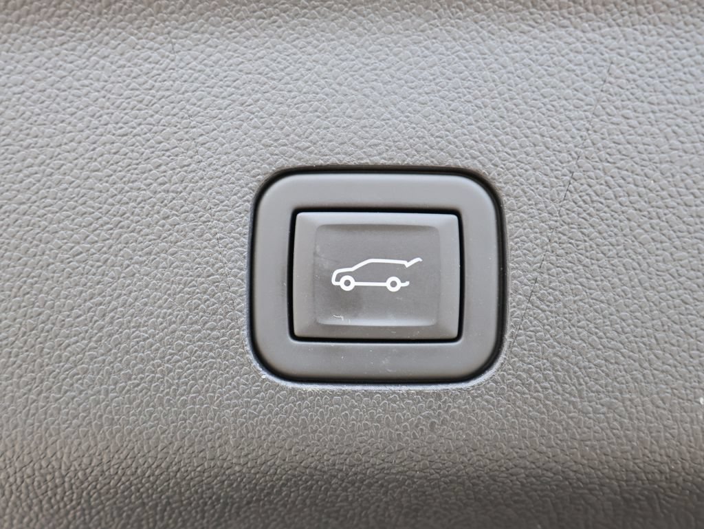 Certified 2024 Chevrolet Tahoe High Country AWD/4WD image 37