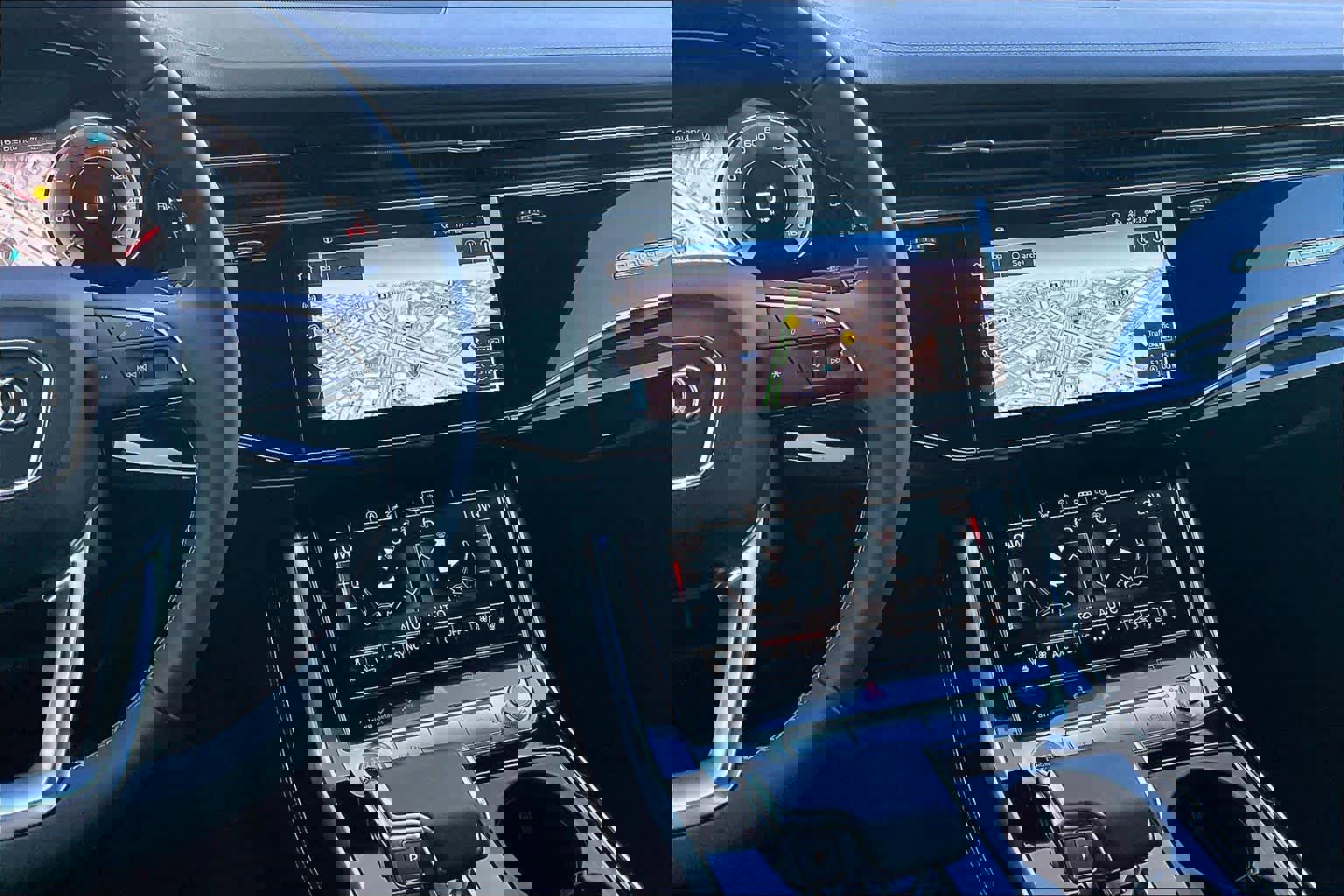 Used 2025 Audi Q8 Premium Plus image 7