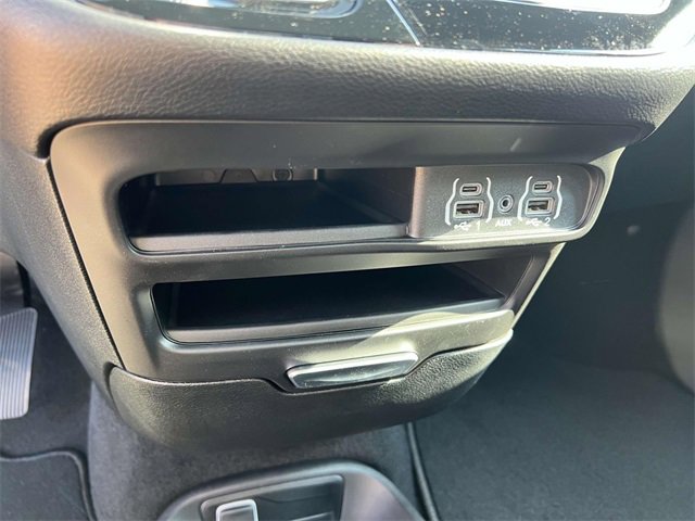 New 2025 Chrysler Voyager LX image 22