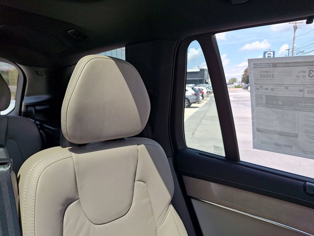 New 2026 Volvo XC90 B6 Ultra w/ Protection Package AWD/4WD image 14