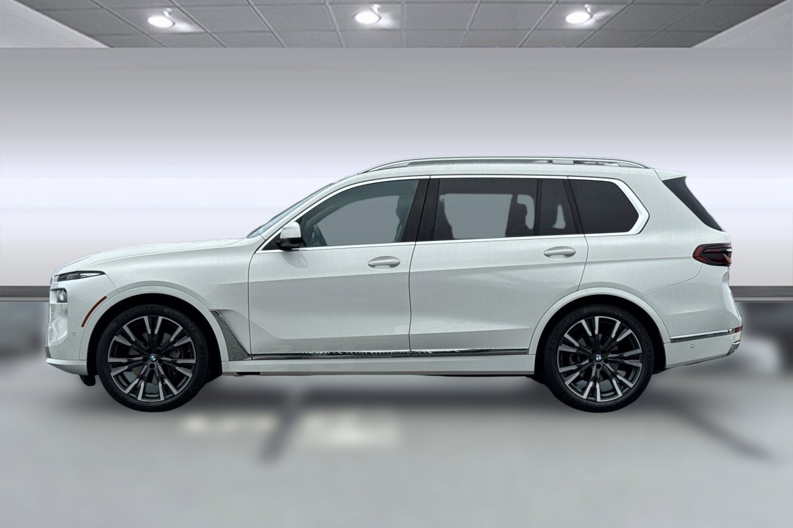 Used 2023 BMW X7 xDrive40i w/ Premium Package image 2