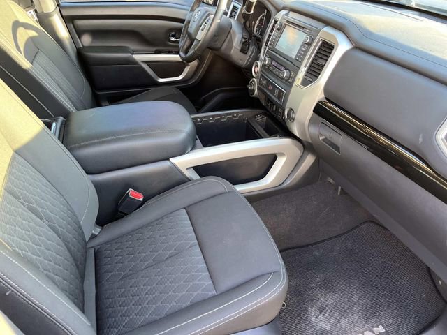 Used 2016 Nissan Titan SV image 22