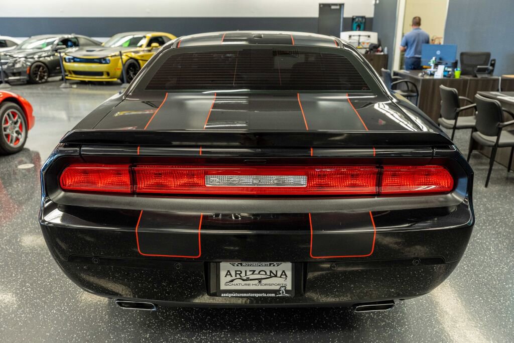 Used 2013 Dodge Challenger R/T w/ Blacktop Pkg image 9