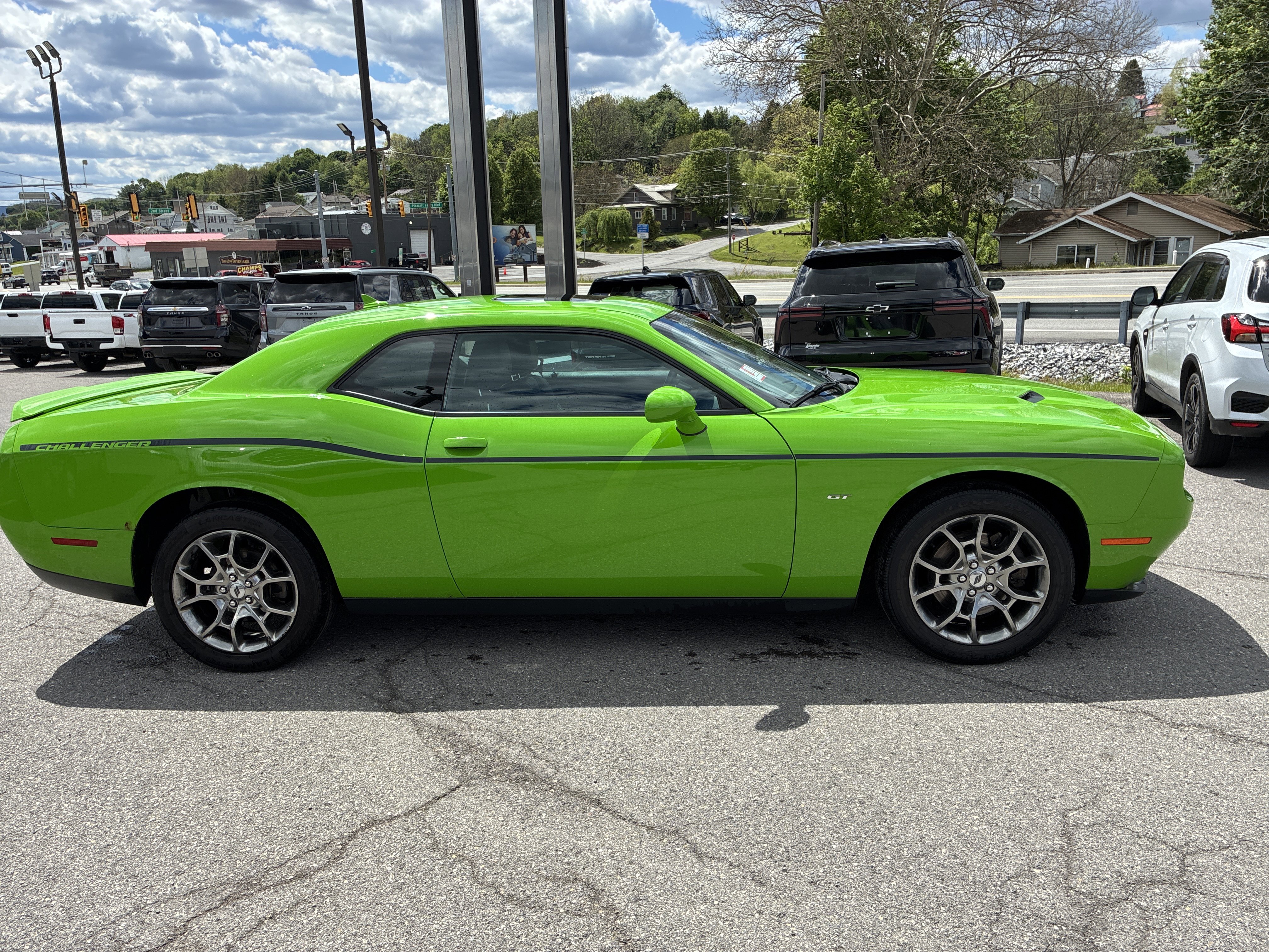 Used 2017 Dodge Challenger GT AWD/4WD image 2
