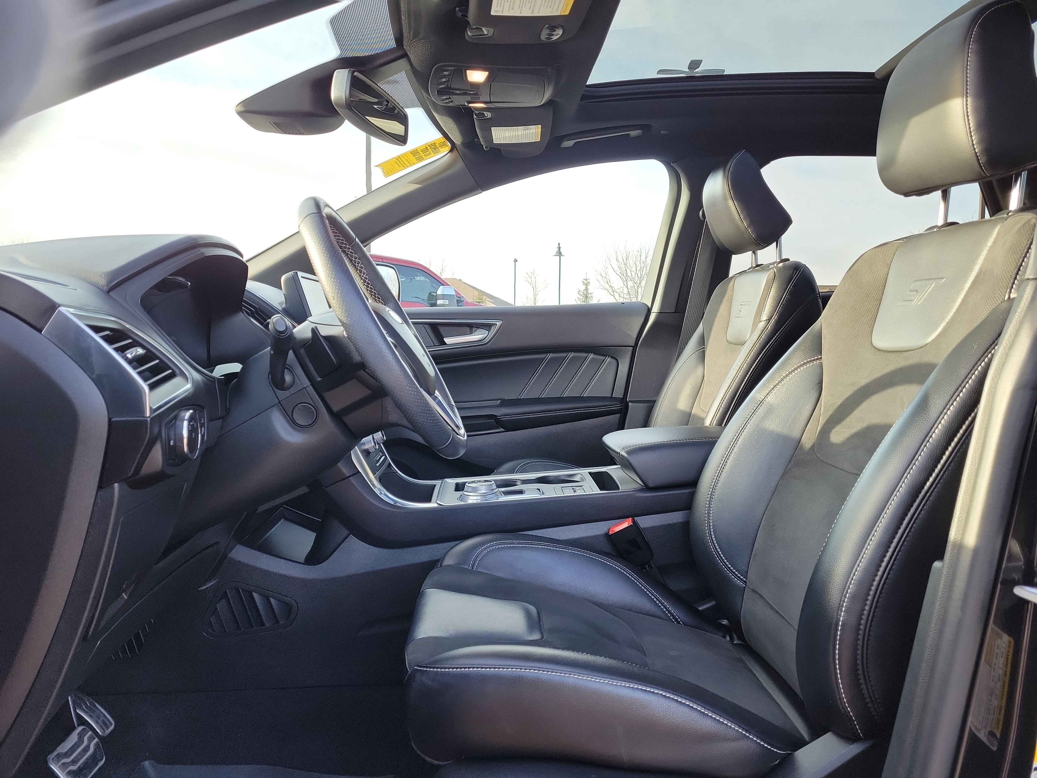 Used 2024 Ford Edge ST w/ Equipment Group 401A image 20