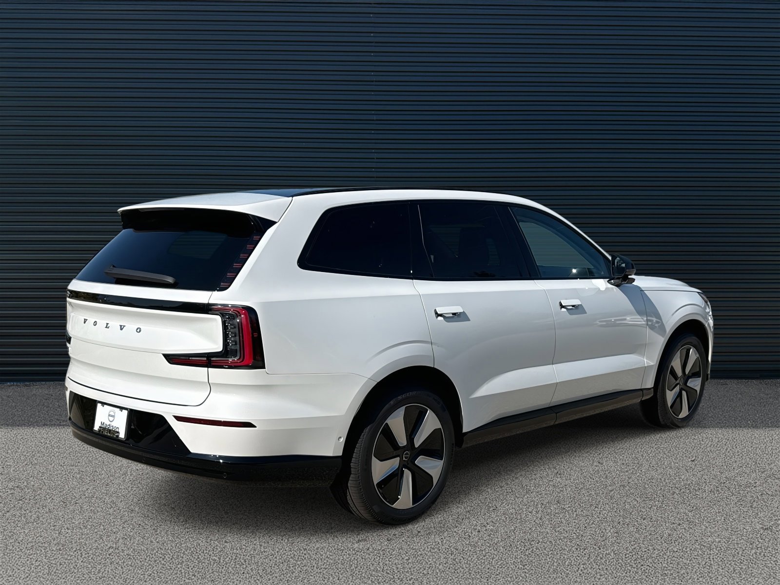 New 2025 Volvo EX90 Plus w/ Protection Package Premier image 6