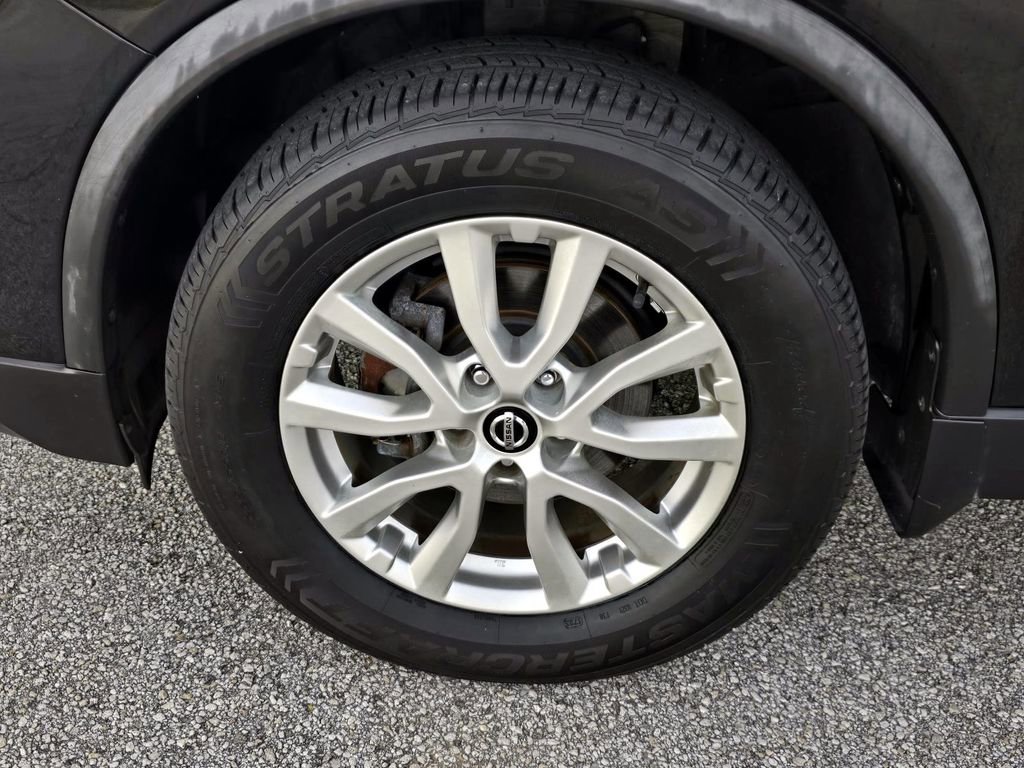 Used 2020 Nissan Rogue SV image 9