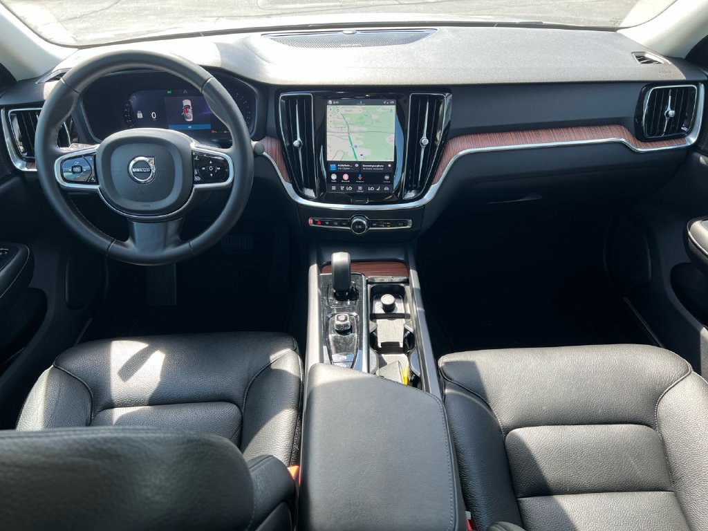 Certified 2025 Volvo S60 B5 Plus AWD/4WD image 25