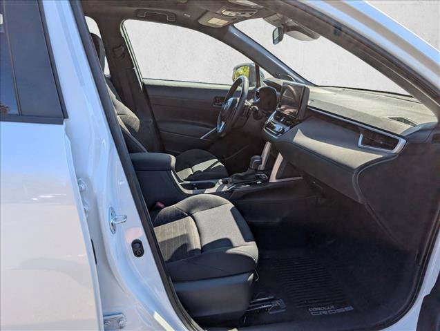 Certified 2025 Toyota Corolla Cross AWD Hybrid w/ Moonroof Package image 18