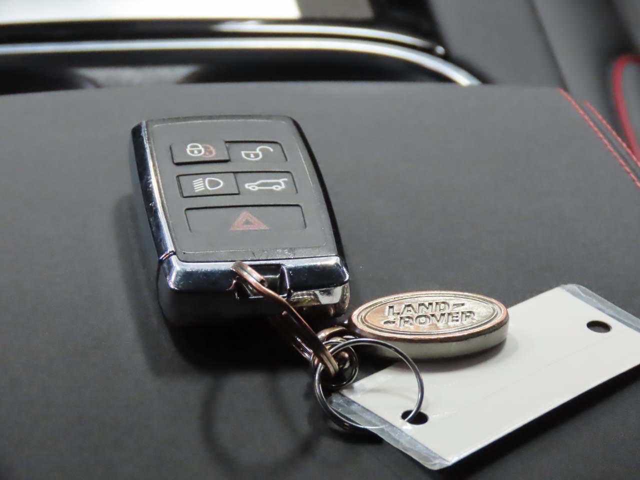 Used 2023 Land Rover Discovery Sport SE R-Dynamic image 19