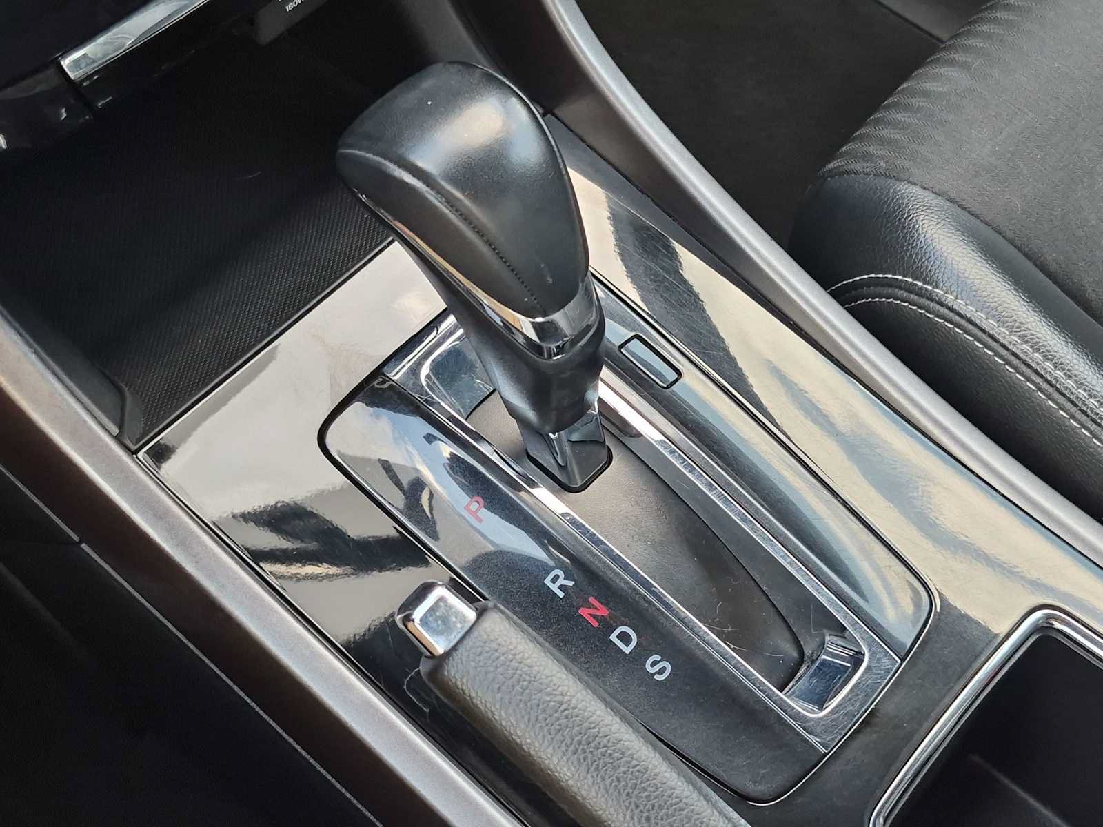 Certified 2017 Honda Accord Sport image 28