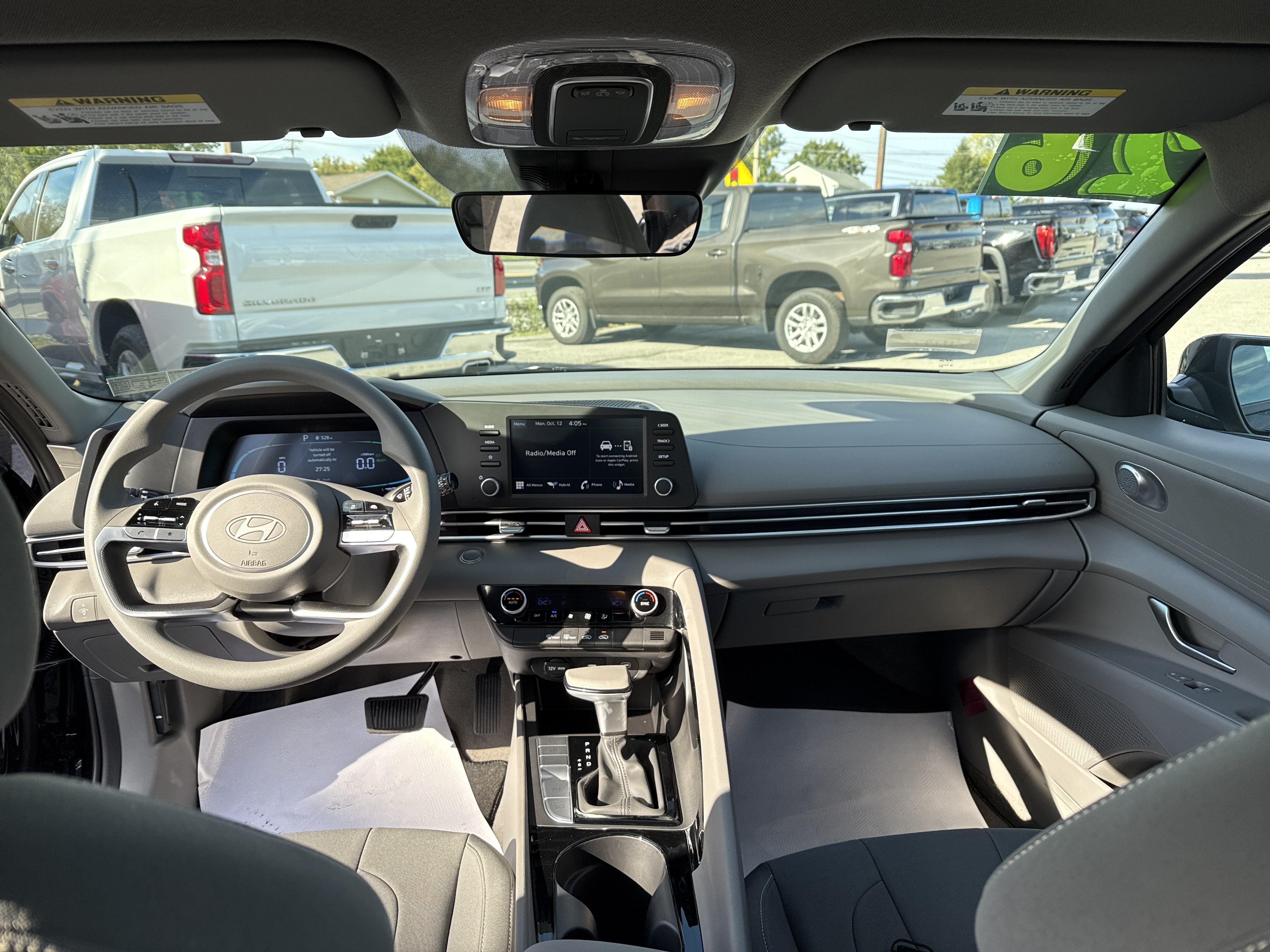 New 2026 Hyundai Elantra Hybrid FWD image 17
