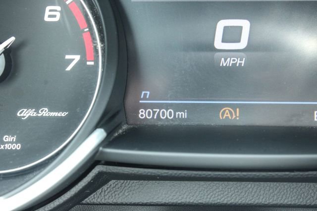 Used 2022 Alfa Romeo Giulia Veloce AWD/4WD image 28