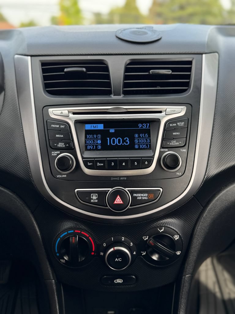 Used 2017 Hyundai Accent SE FWD image 19