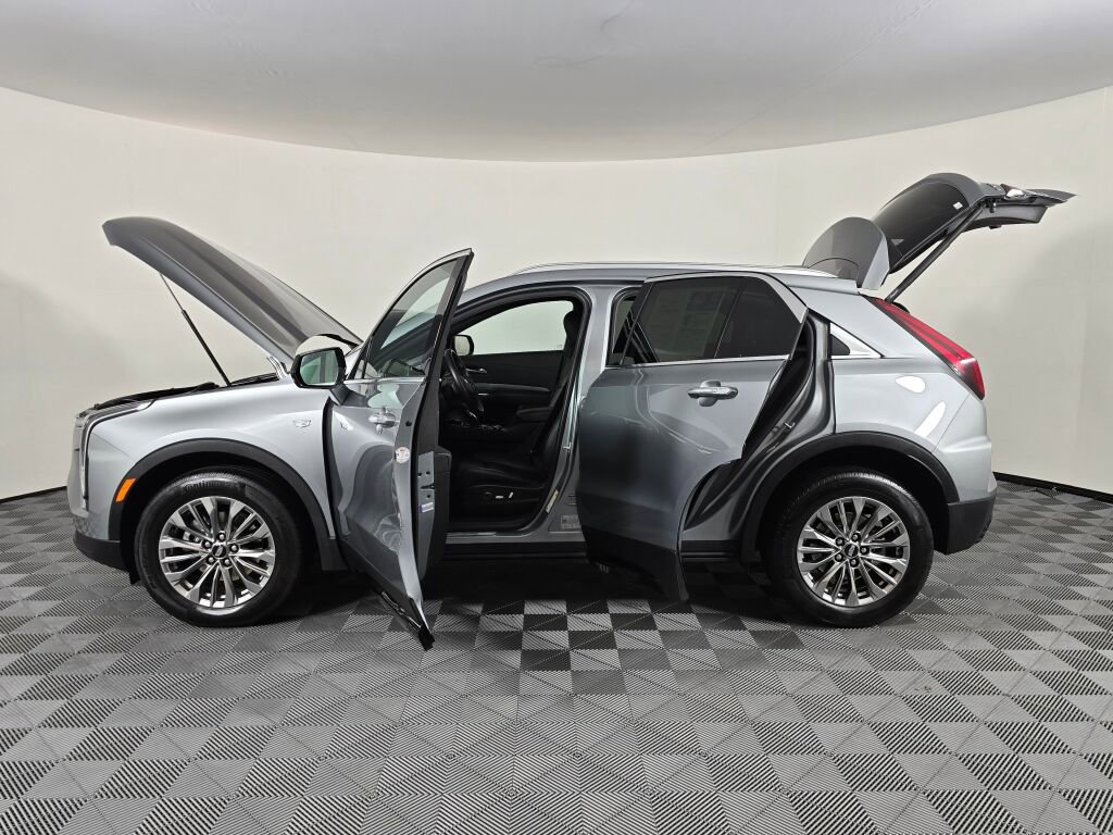 Used 2024 Cadillac XT4 Premium Luxury image 15