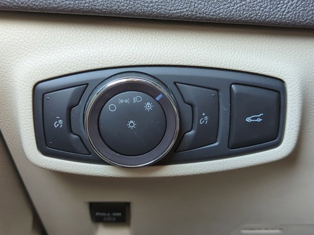 Used 2019 Lincoln MKC Select w/ Select Plus Package image 11