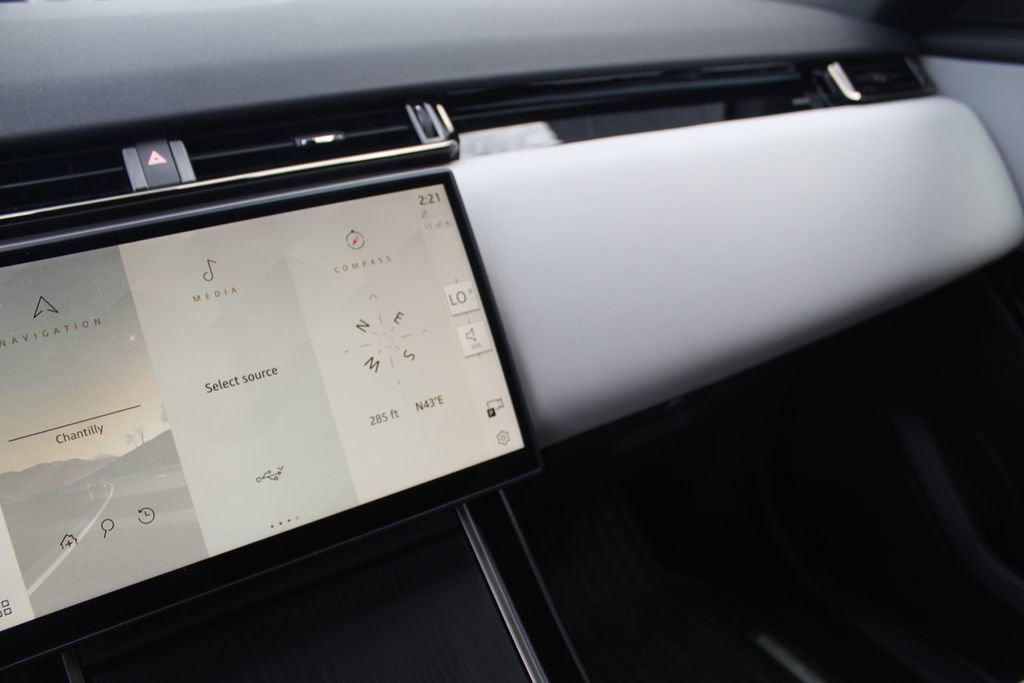 Used 2024 Land Rover Range Rover Velar Dynamic SE image 14