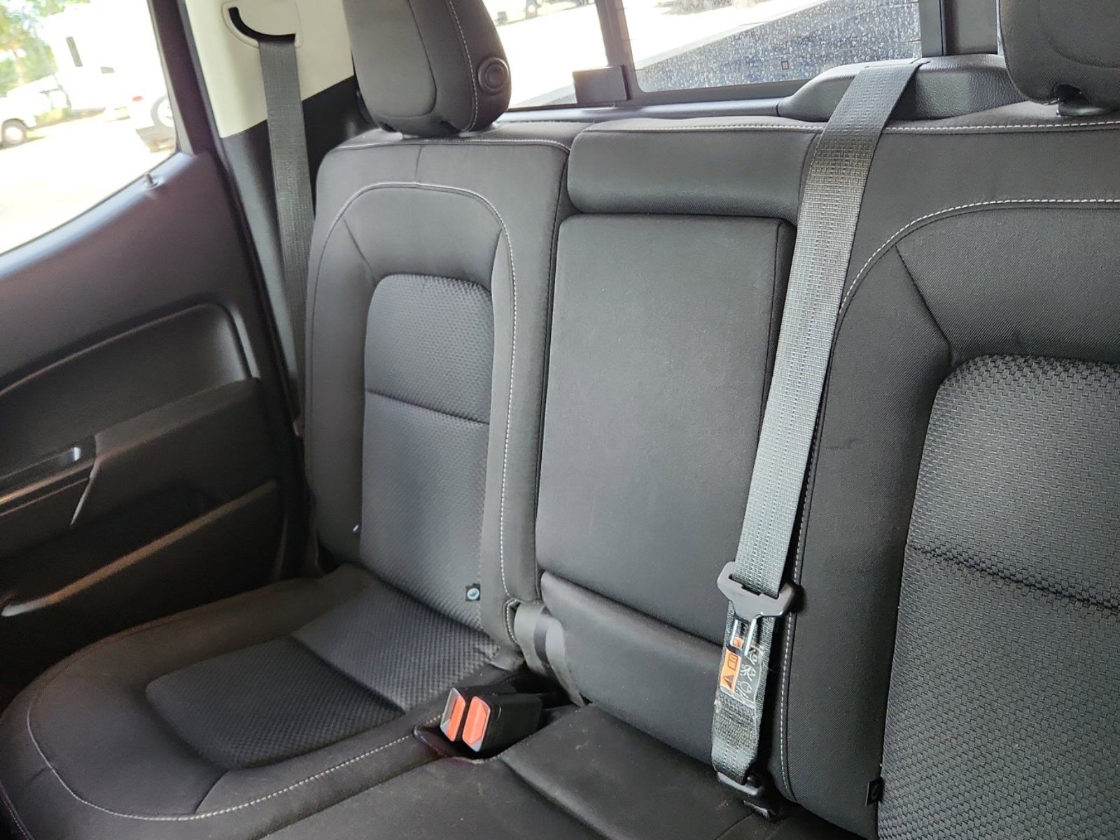 Used 2018 Chevrolet Colorado LT w/ LT Convenience Package RWD image 16