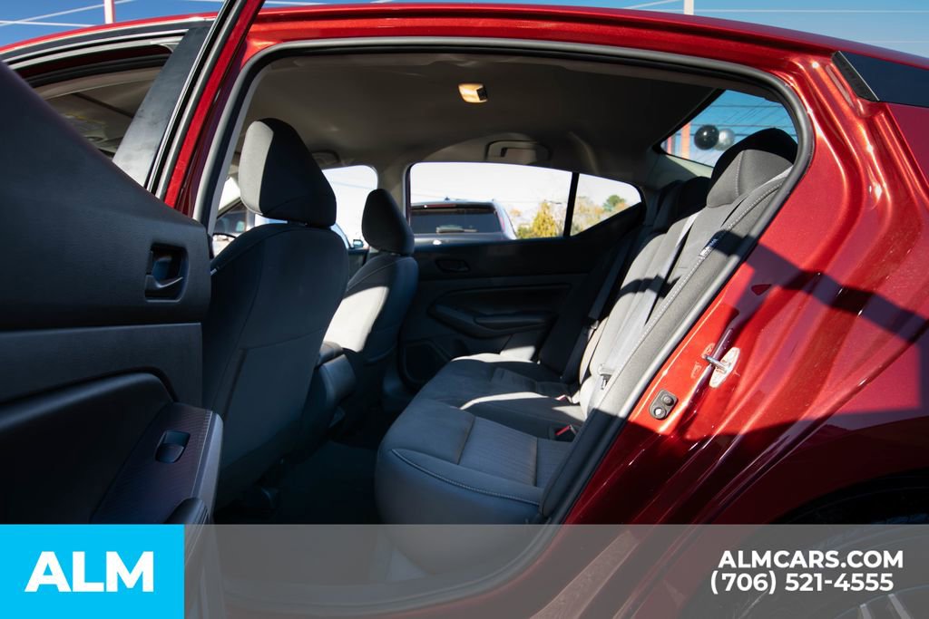 Used 2024 Nissan Altima 2.5 SV image 9