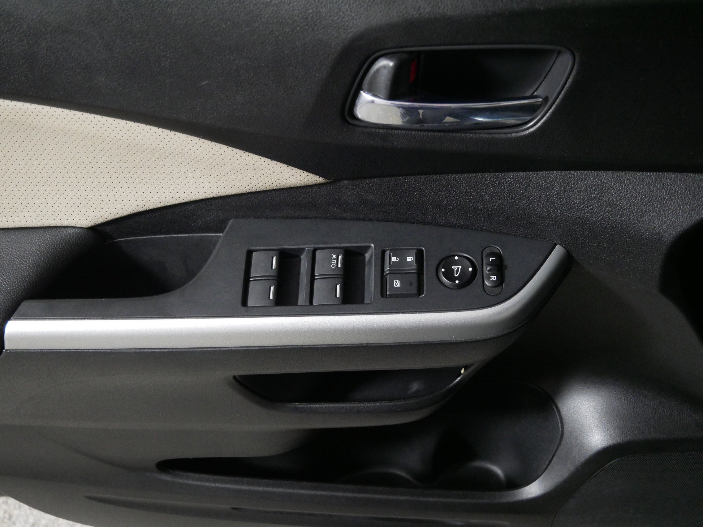 Used 2015 Honda CR-V EX-L image 19