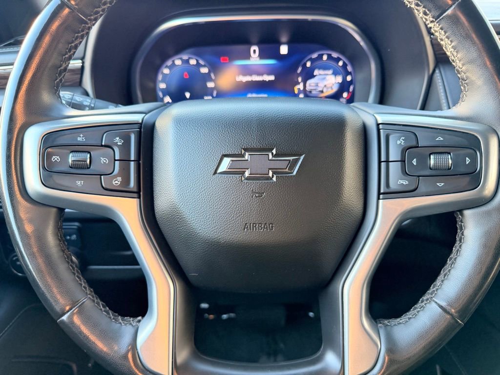 Used 2023 Chevrolet Suburban Z71 w/ Luxury Package image 25