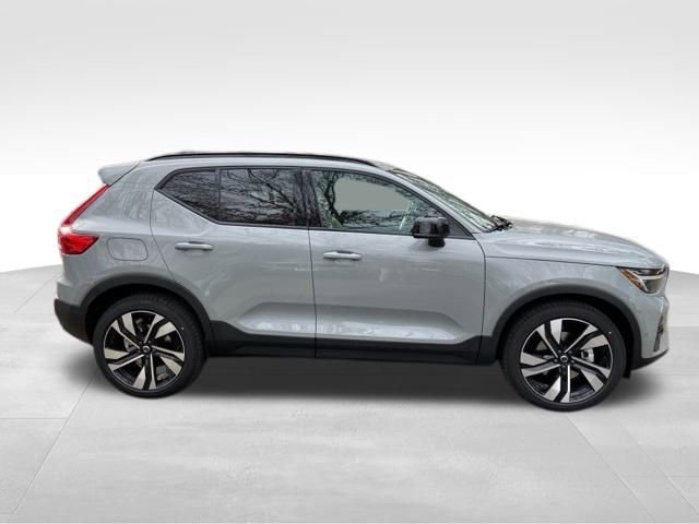 New 2026 Volvo XC40 B5 Ultra w/ Climate Package image 8