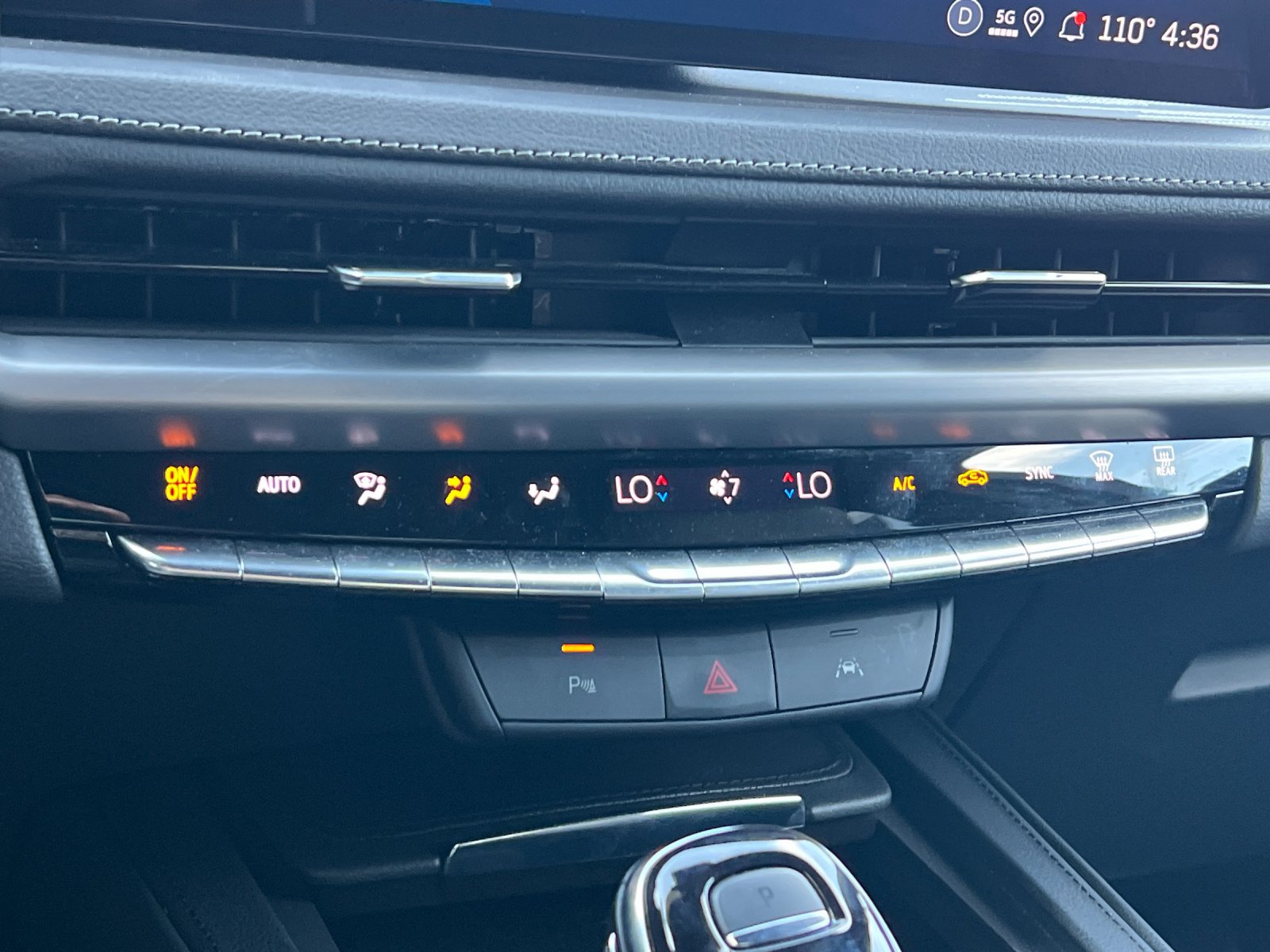 Certified 2025 Cadillac XT4 Premium Luxury AWD/4WD image 21
