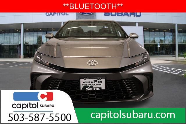 Used 2025 Toyota Camry SE image 8
