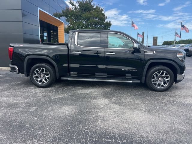 Used 2022 GMC Sierra 1500 SLT w/ SLT Premium Plus Package AWD/4WD image 2