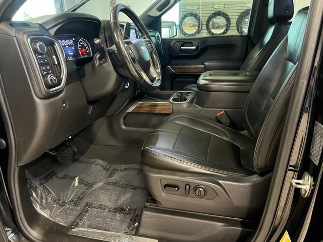 Used 2019 Chevrolet Silverado 1500 High Country w/ Z71 Off-Road Package AWD/4WD image 24
