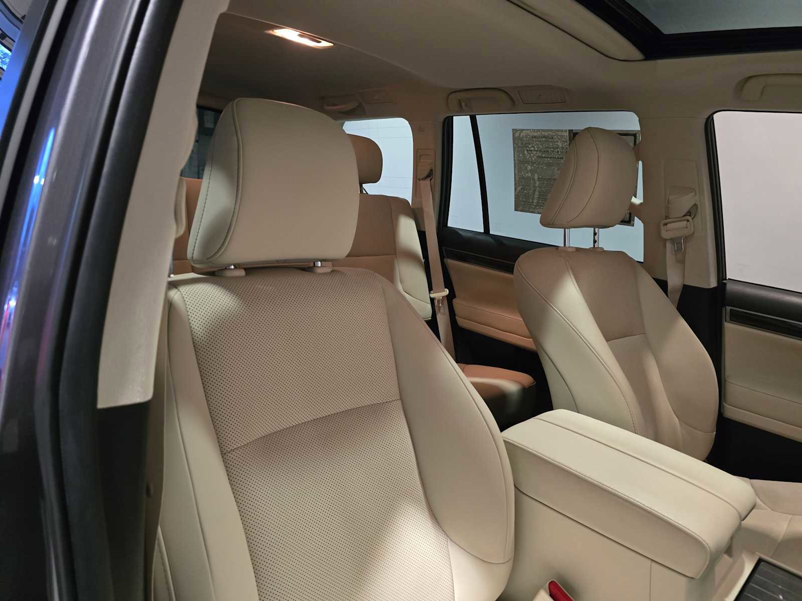 Used 2023 Lexus GX 460 Premium w/ Premium Plus Package image 15