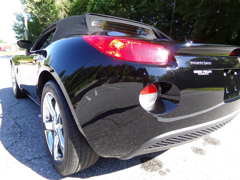 Used 2007 Pontiac Solstice Convertible w/ Premium Package RWD image 13
