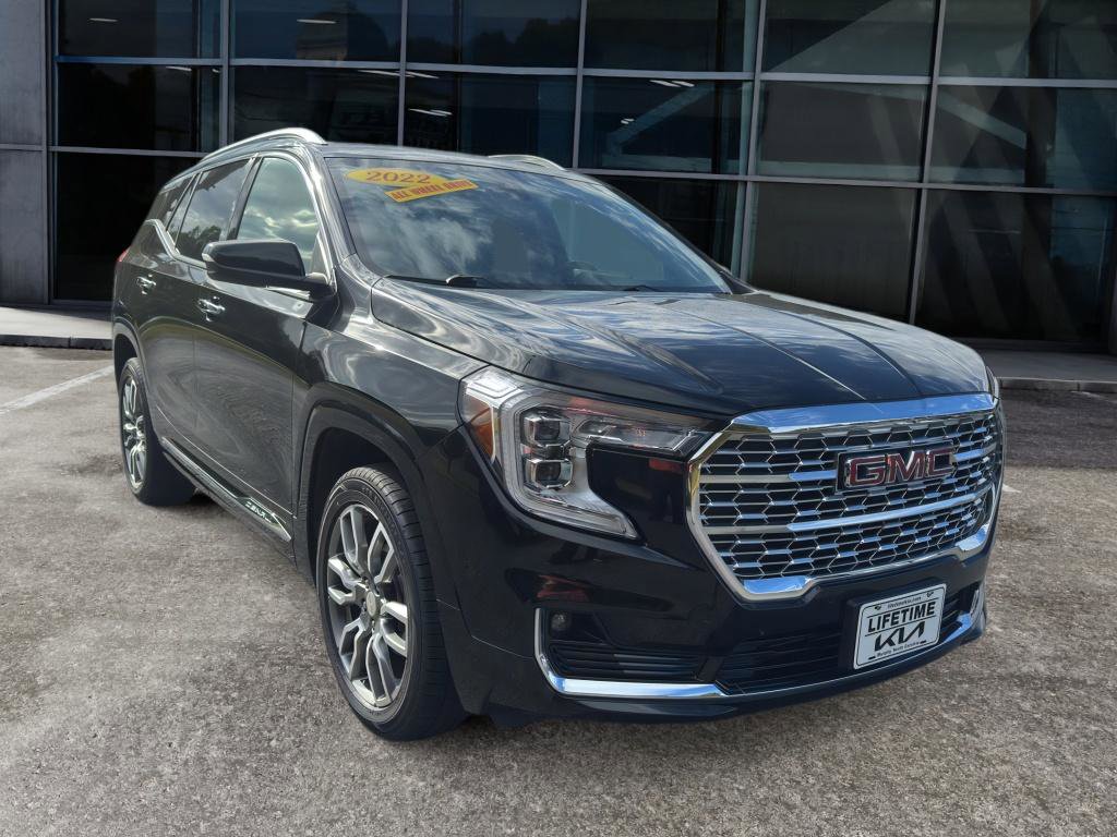 Used 2022 GMC Terrain Denali image 3