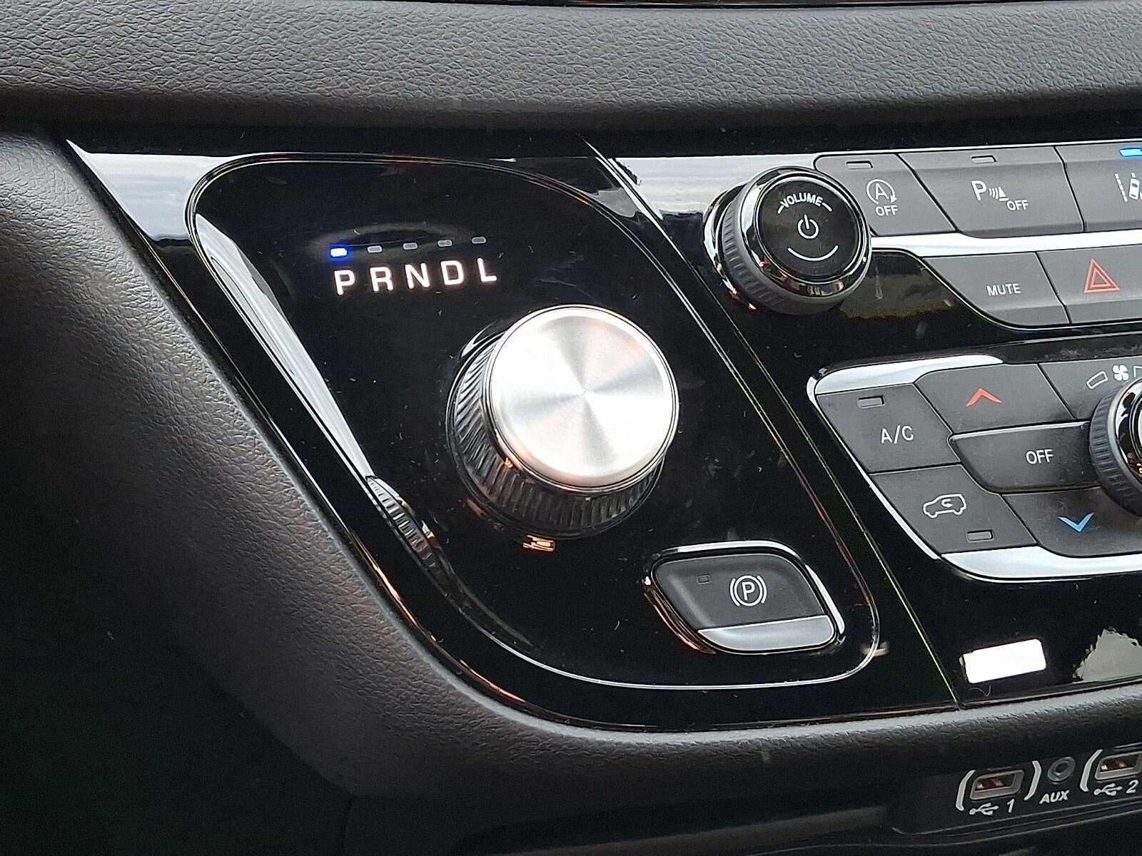 Used 2025 Chrysler Pacifica Select FWD image 15