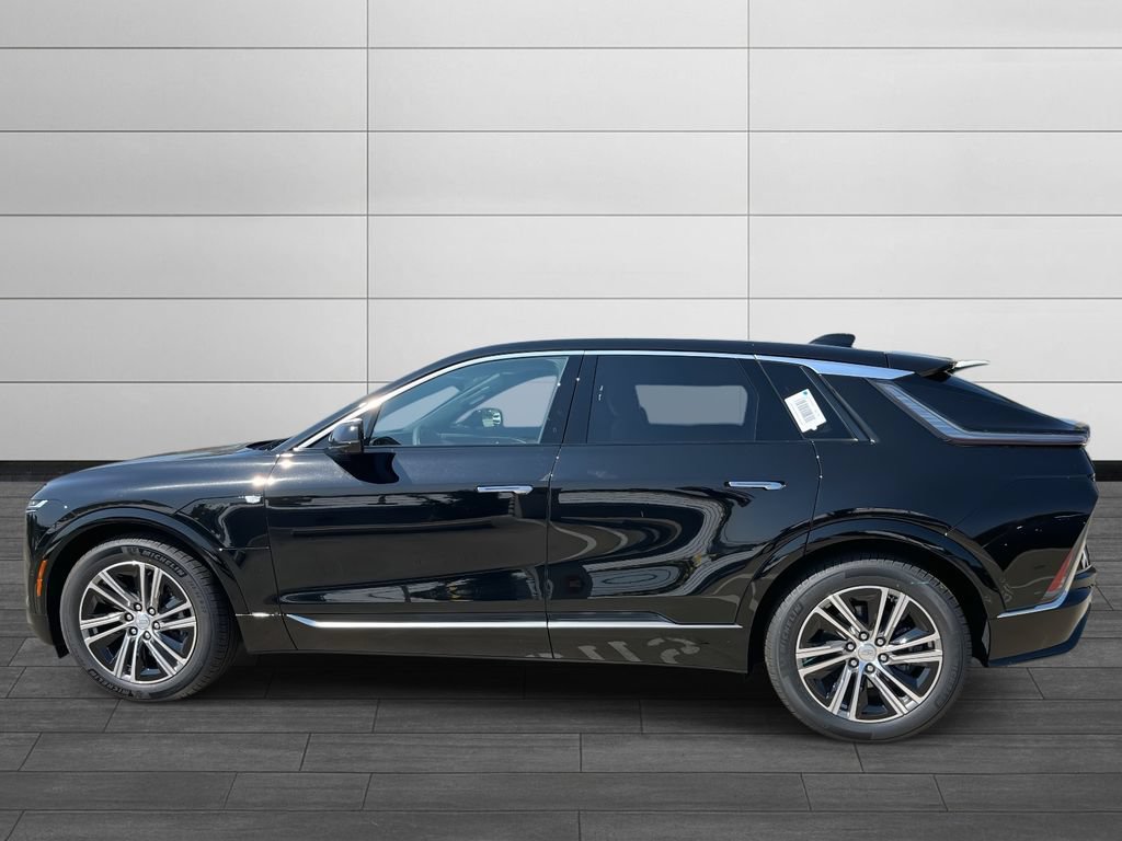 New 2026 Cadillac Lyriq Luxury AWD/4WD image 2
