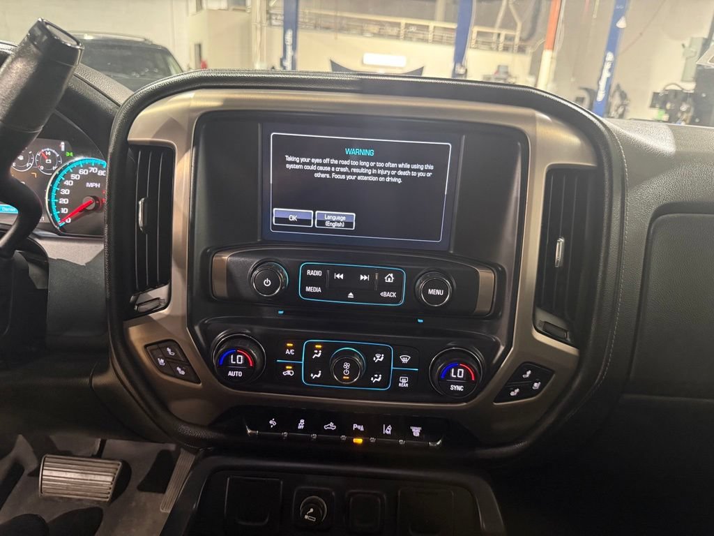 Used 2017 GMC Sierra 2500 Denali w/ Duramax Plus Package AWD/4WD image 30