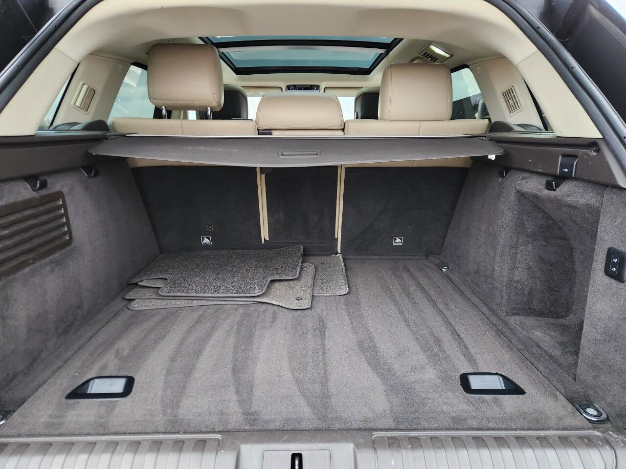 Used 2019 Land Rover Range Rover Sport HSE image 12