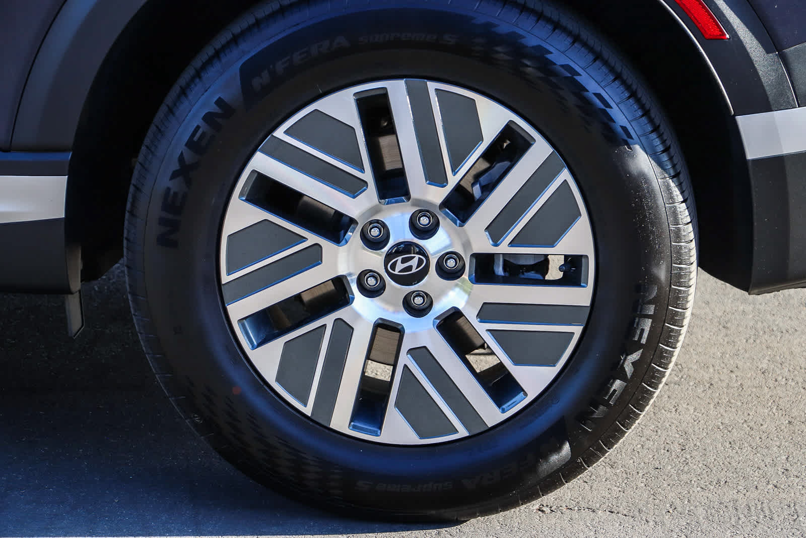 New 2026 Hyundai Palisade SEL Premium w/ Tow & Go Package FWD image 12