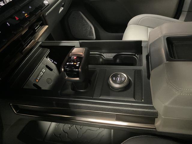 Used 2025 GMC Hummer EV 2X image 22