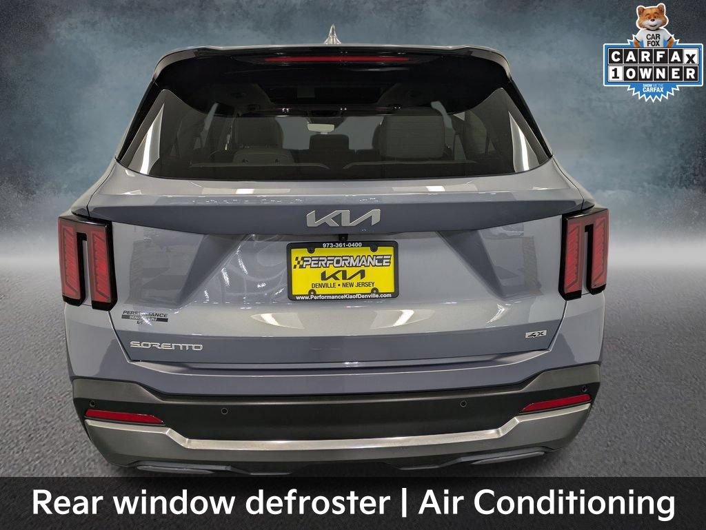 Used 2025 Kia Sorento S w/ Panoramic Sunroof Package AWD/4WD image 6
