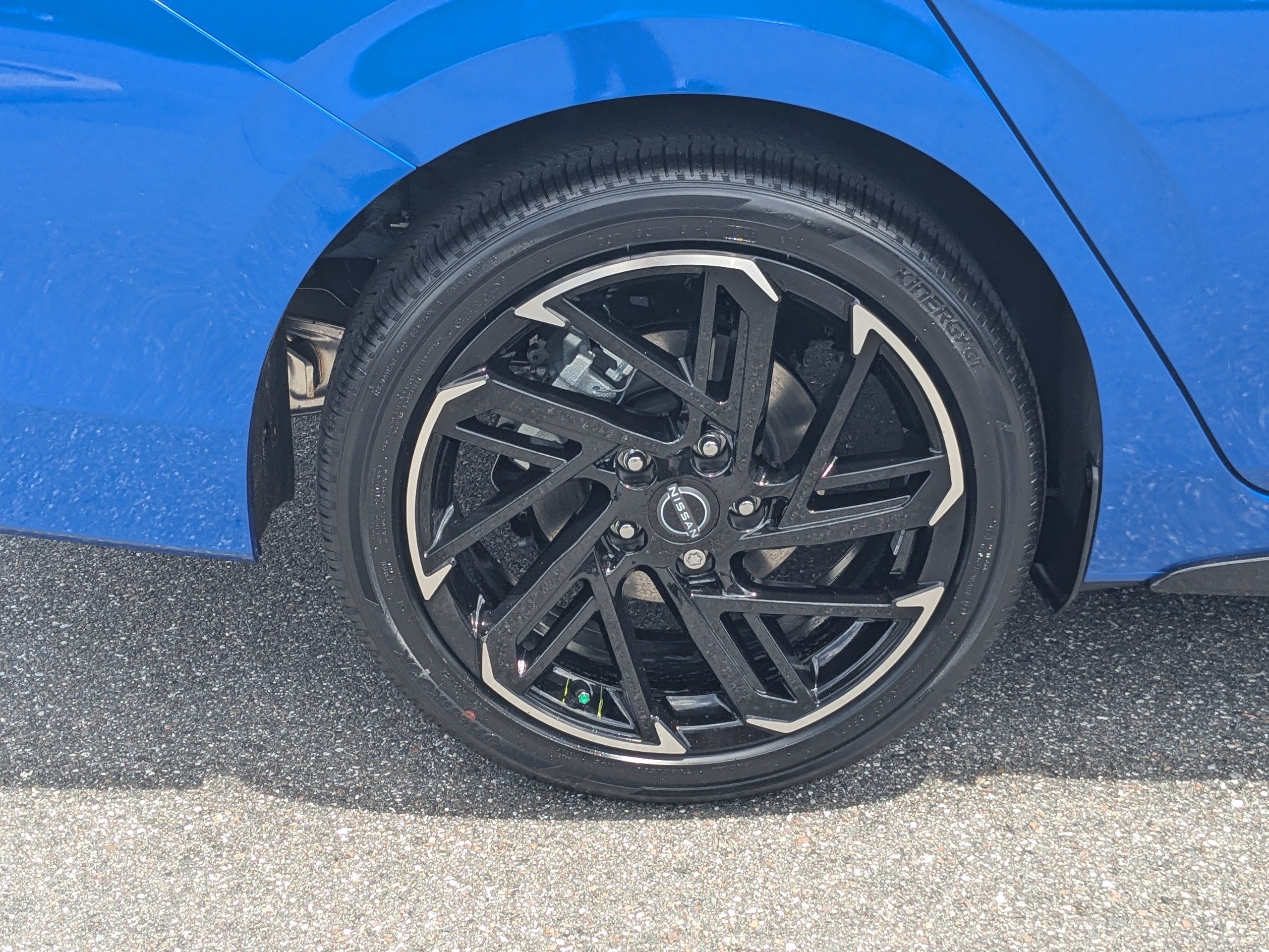New 2026 Nissan Sentra SR w/ Floor Mat Package FWD image 12