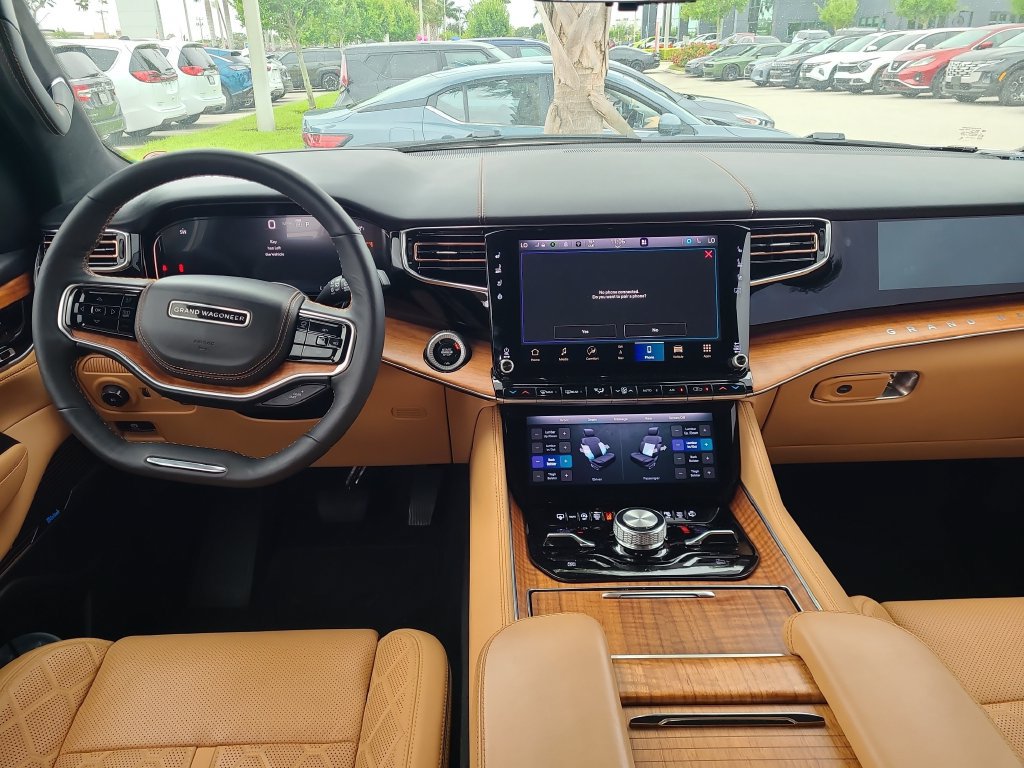 Used 2024 Jeep Grand Wagoneer Series III AWD/4WD image 12