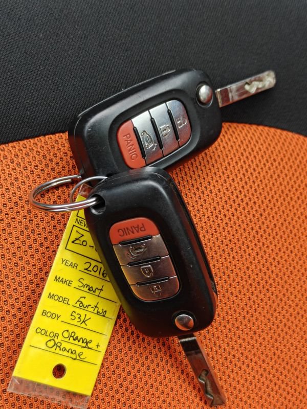 Used 2016 smart fortwo passion RWD image 30