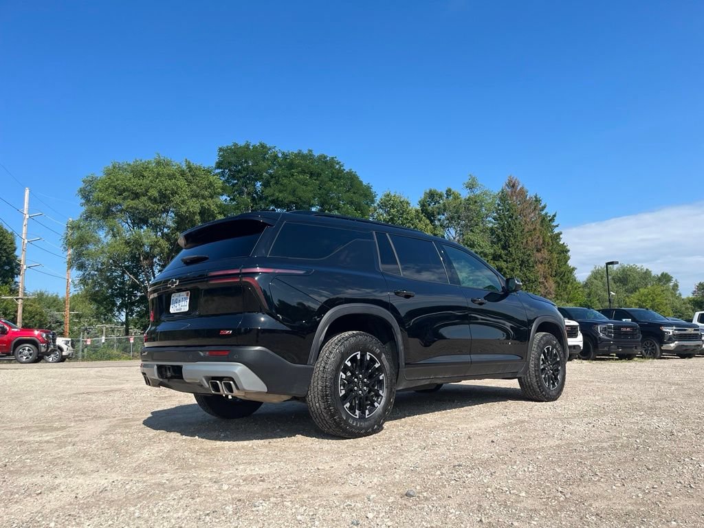 Used 2026 Chevrolet Traverse Z71 w/ LPO, Floor Liner Package AWD/4WD image 5