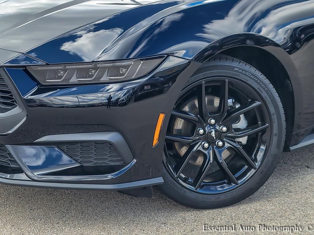 Used 2025 Ford Mustang Premium image 4