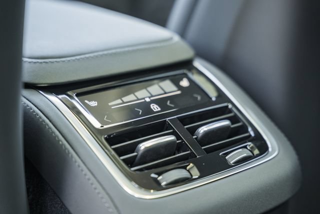 New 2027 Volvo XC90 B6 Plus AWD/4WD image 33