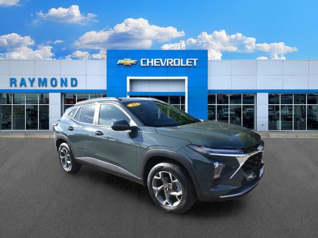 Certified 2025 Chevrolet Trax LT w/ LT Convenience Package FWD image 11