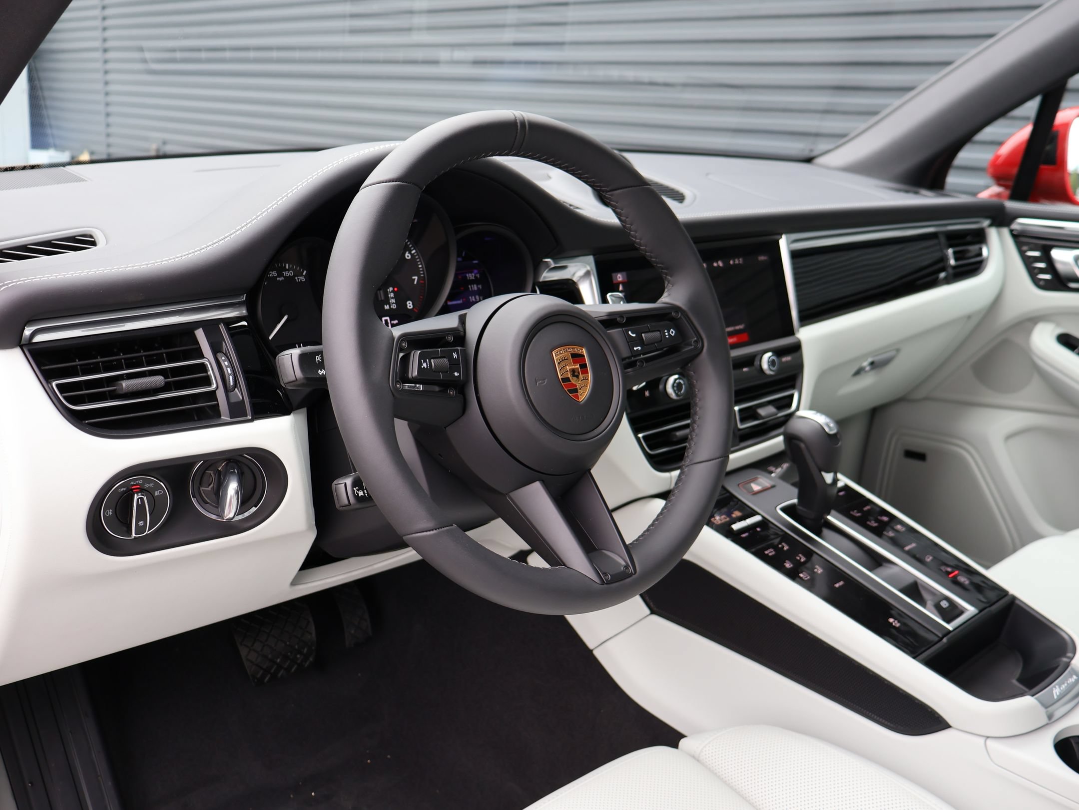 New 2026 Porsche Macan AWD/4WD image 4
